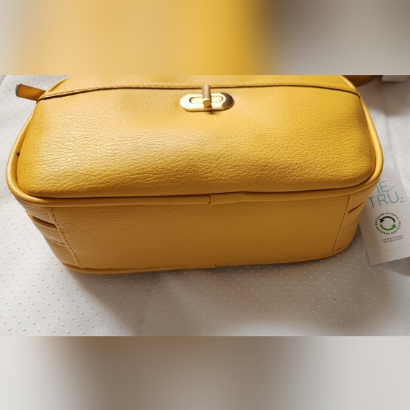 Time and Tru Crossbody Bag/Purse. Color:Yellow. Brand new. - Picture 10 of 10
